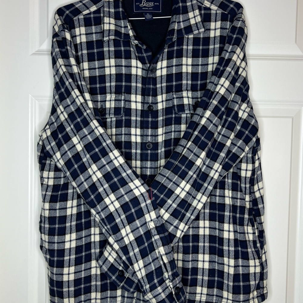 G.H. Bass & Co. Blue and White Casual Button Down Shirt